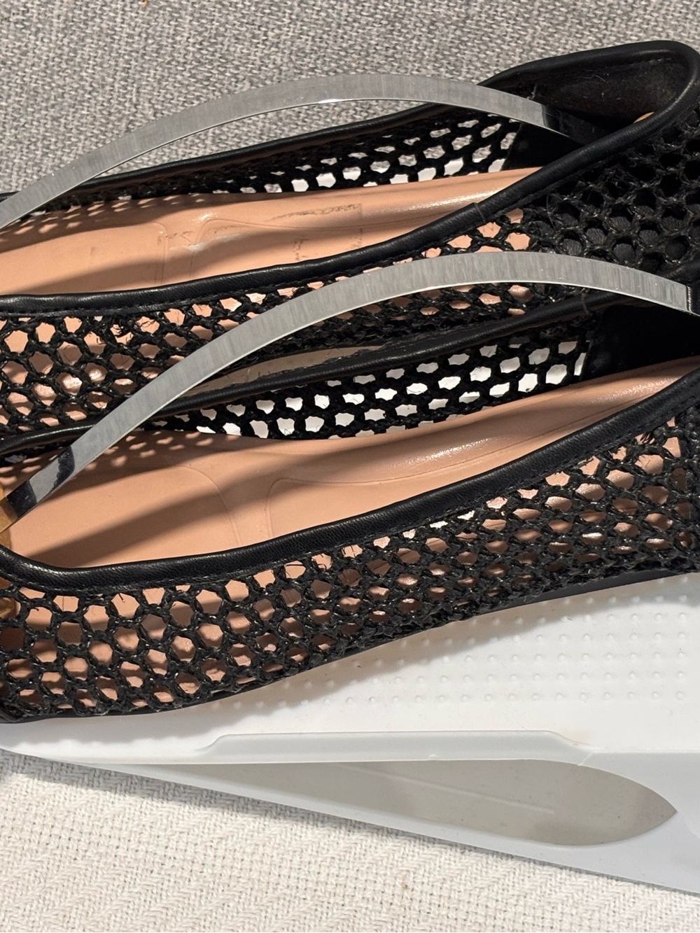 🩵BCBGeneration Black Mesh & Leather Bow Ballet Flats with Gold Accents - Picture 3 of 7